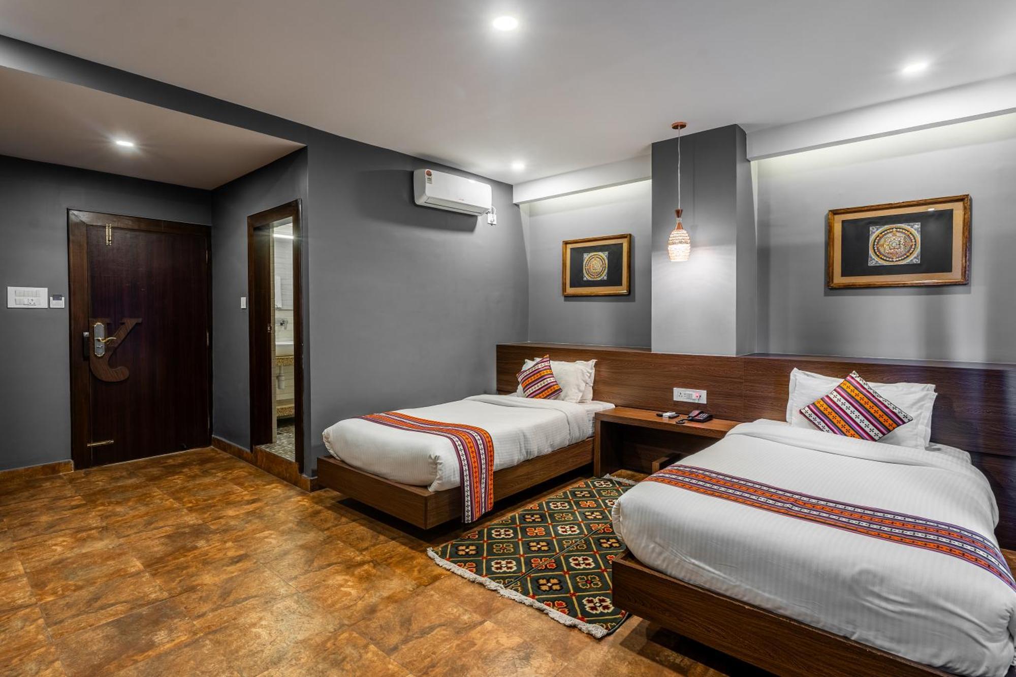 Hotel Yukhang Катманду Экстерьер фото