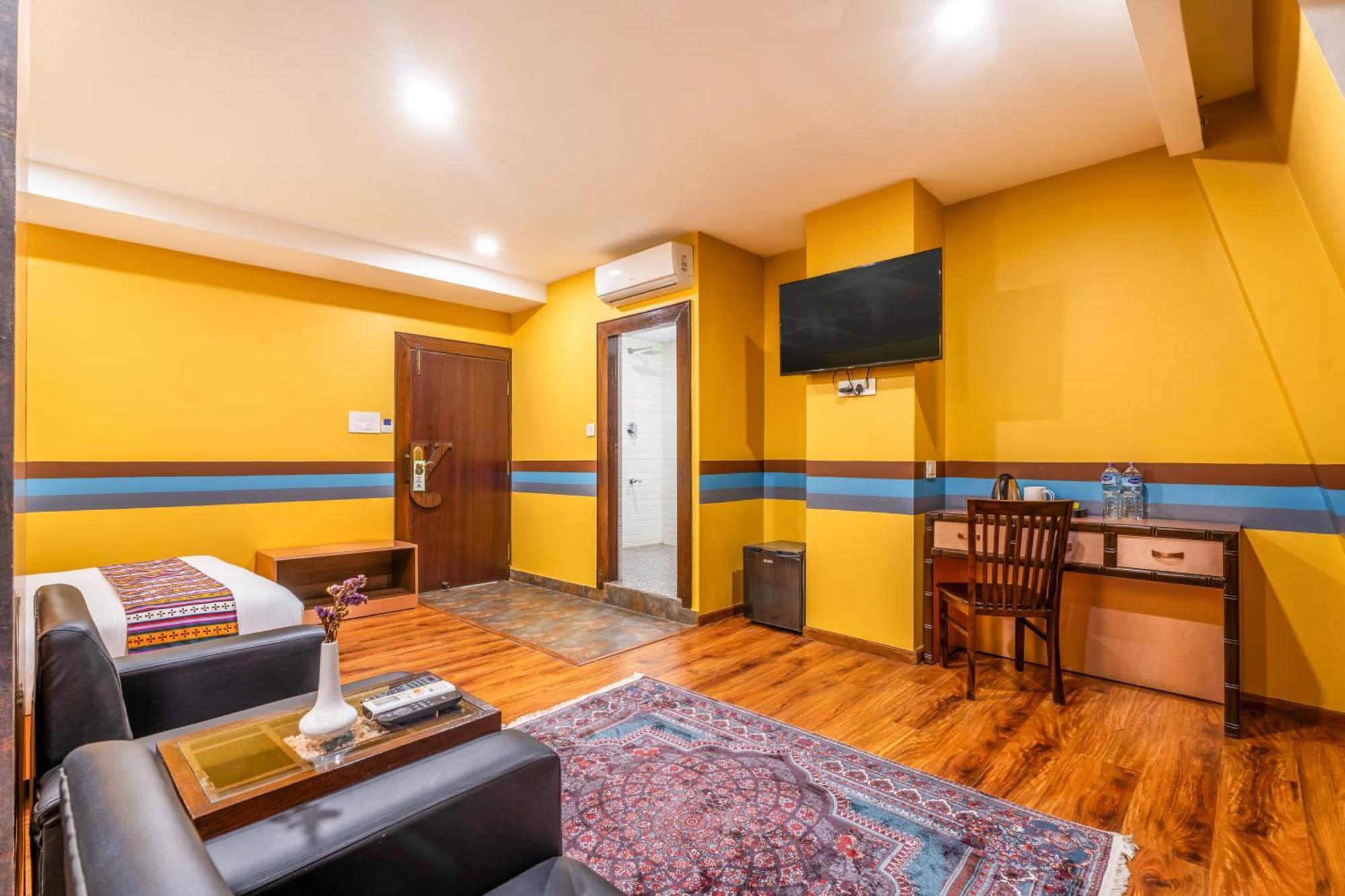 Hotel Yukhang Катманду Экстерьер фото